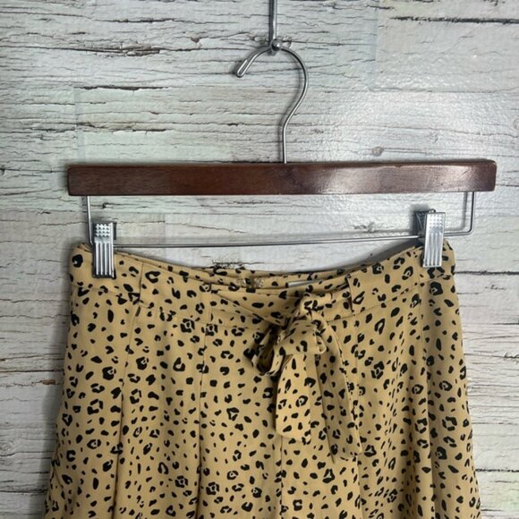 Aritzia size 2 Sunday best westly shorts leopard print black tan yellow - Picture 4 of 8